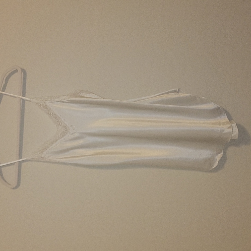 VTG vintage Victoria's Secret Gold Label  white chemise